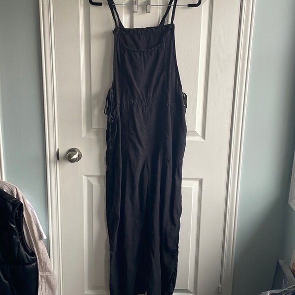 BDG Black Romper (US M) - Picture 1 of 4